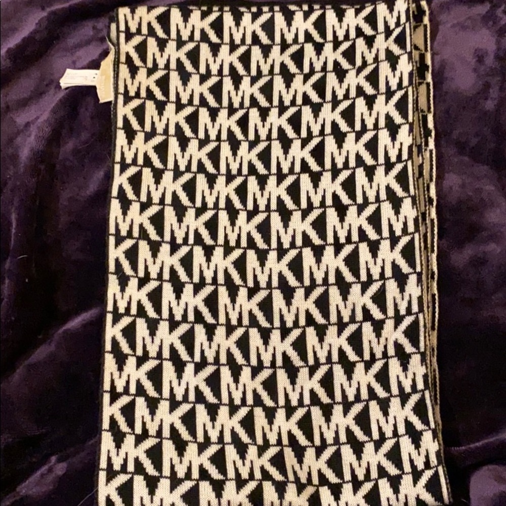 Michael Kors scarf